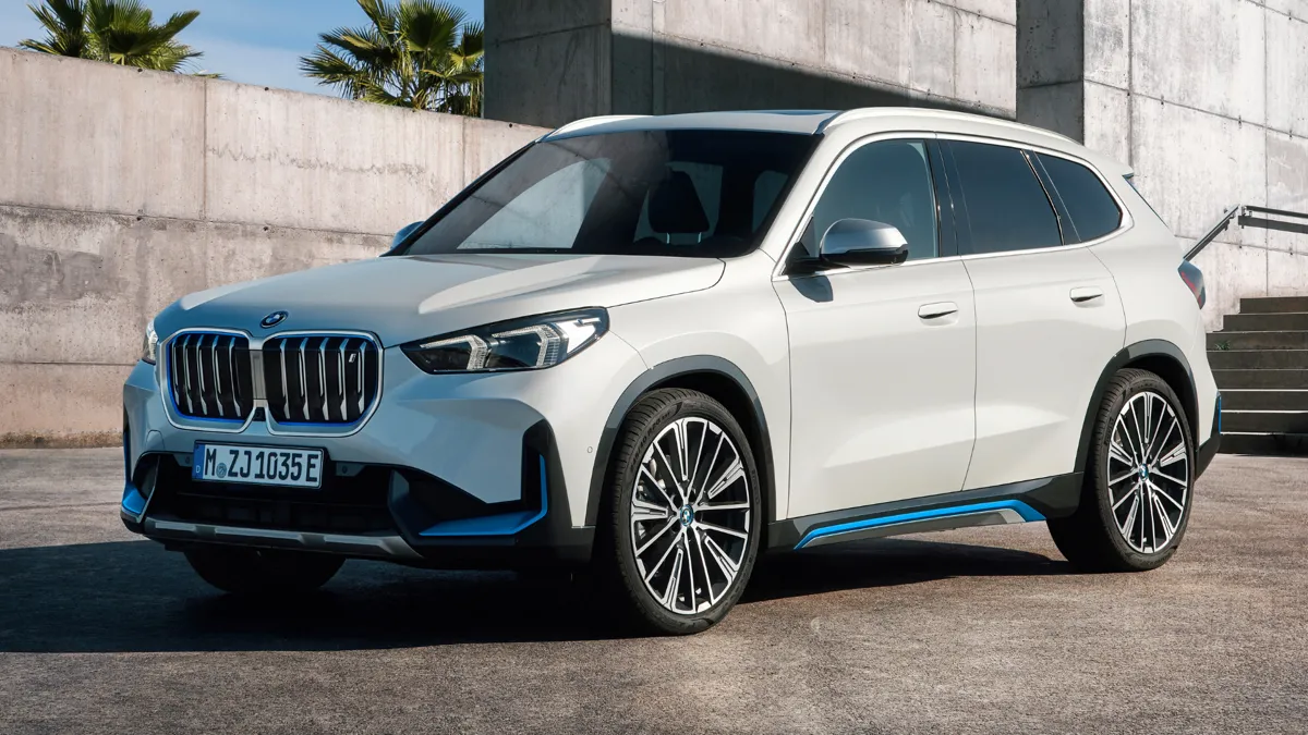 BMW iX1