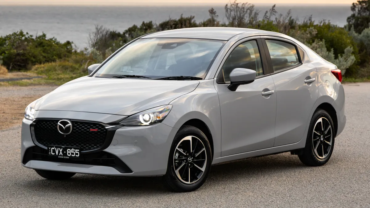 Mazda 2 Sedan